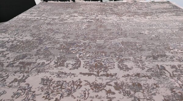 فرش ماشینی زمرد مشهد طرح پتینه کد TA101 زمینه طوسی